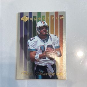 Edge Spectrum Trading Card - Dan Marino  mint condition
